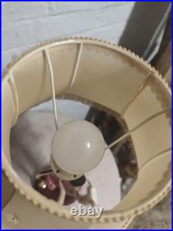 Lampe Art Déco figurative Giuseppe Armani femme années 30 abat-jour franges