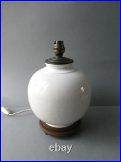 Lampe Art Deco, pied boule en céramique craquelée, vers 1940-50