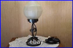 Lampe Art Déco pied fer forgé globe boule en verre pressé moulé en parfait état