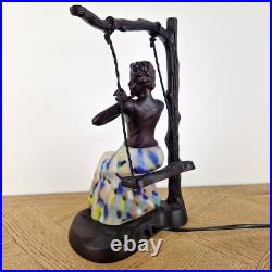 Lampe Dame à la balançoire style Art déco luminaire années 80 statue veilleuse