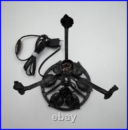 Lampe Fer Forgé Et Verre Moulé Pressé Fleurs Période Art Deco