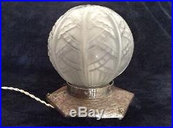 Lampe / Globe Montgolfiere Verre Moule Art Deco