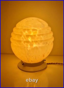 Lampe ancienne Art Déco en verre opaline marbré globe ambre vintage 1930/40