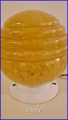 Lampe ancienne Art Déco en verre opaline marbré globe ambre vintage 1930/40
