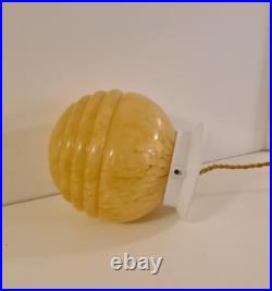 Lampe ancienne Art Déco en verre opaline marbré globe ambre vintage 1930/40