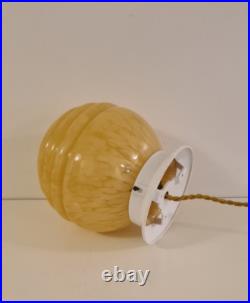 Lampe ancienne Art Déco en verre opaline marbré globe ambre vintage 1930/40