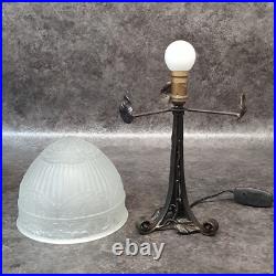 Lampe ancienne en fer forgé signée M. VOUTIER art déco ref AP188