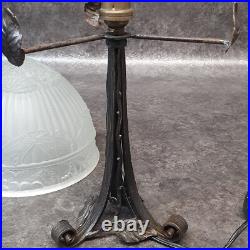 Lampe ancienne en fer forgé signée M. VOUTIER art déco ref AP188