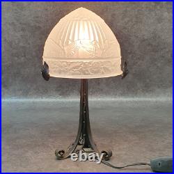 Lampe ancienne en fer forgé signée M. VOUTIER art déco ref AP188