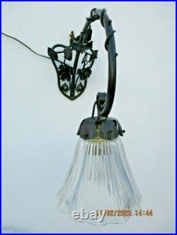 Lampe applique Art Deco fer forge tulipe verre Asteroid style Daum Majorelle