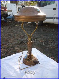 Lampe art déco 1900-1930 en cuivre décor animalier floral. Jugendstil