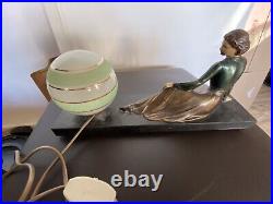 Lampe art deco 1930 femme en bronze sur socle marbre Noir