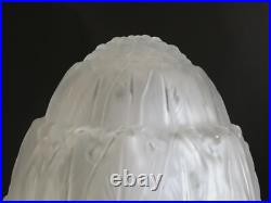 Lampe art déco avec son globe en verre dépolie signé Hettier et Vincent