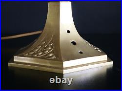 Lampe art déco avec son globe en verre dépolie signé Hettier et Vincent