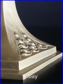 Lampe art déco avec son globe en verre dépolie signé Hettier et Vincent