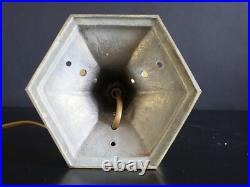 Lampe art déco avec son globe en verre dépolie signé Hettier et Vincent