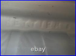 Lampe art déco avec son globe en verre dépolie signé Hettier et Vincent