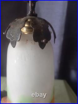 Lampe art déco en fer forgé et tulipe en pate de verre signé Muller Lunéville