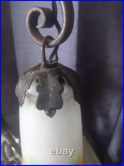 Lampe art déco en fer forgé et tulipe en pate de verre signé Muller Lunéville