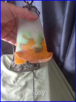 Lampe art déco en fer forgé et tulipe en pate de verre signé Muller Lunéville