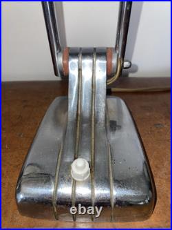 Lampe art-déco en métal articulable