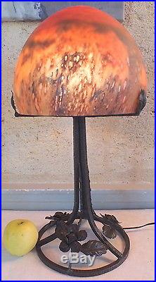 Lampe art déco époque 1930 pate de verre fer forgé 49,5 cm