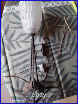 Lampe art deco/fer forgé / tulipe verre/decor roses