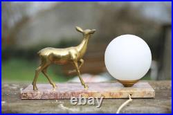 Lampe art déco, lampe à poser biche laiton sur marbre