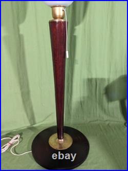 Lampe art déco style MAZDA ou autre couleur acajou en très bon état Hauteur 72