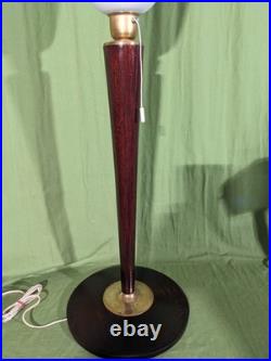Lampe art deco style MAZDA ou autre couleur acajou en très bon etat Hauteur 72