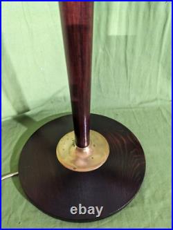 Lampe art déco style MAZDA ou autre couleur acajou en très bon état Hauteur 72