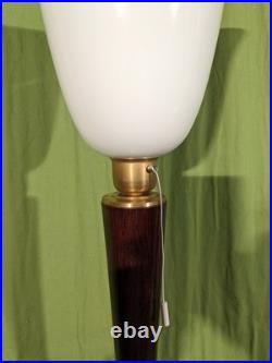 Lampe art deco style MAZDA ou autre couleur acajou en très bon etat Hauteur 72