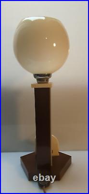 Lampe art deco style africain globe opalin bois vernis pas de marque