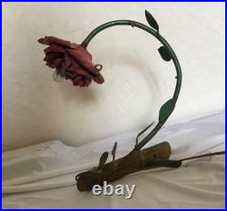 Lampe art nouveau deco en fer forgé aux roses polychrome
