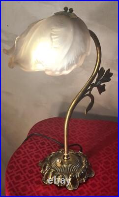 Lampe bronze petale verre moulé art nouveau 28x34. Elec ok