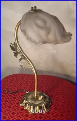 Lampe bronze petale verre moulé art nouveau 28x34. Elec ok