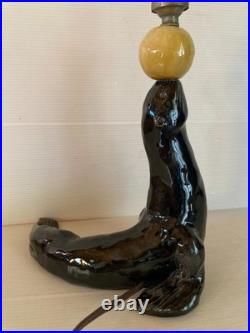 Lampe céramique noire Otarie au ballon jaune Art Déco année 40 XX