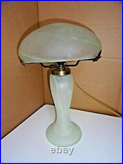 Lampe champignon en pâte de verre blanche et verte, Eclairage pied et chapeau