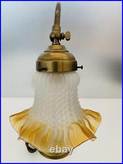 Lampe de Bureau en Laiton Cygne avec Tulipe en Verre Soufflé Art Déco Vintage