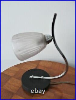 Lampe de Table Art Déco Moderniste Décor Verre Géométrique Moulé Pressé