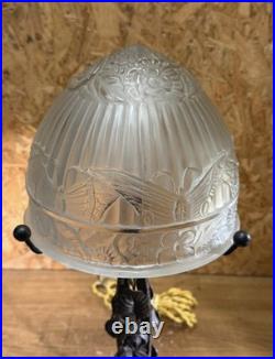 Lampe de Table Art Déco en Fer Forgé et Verre Moulé Dépoli
