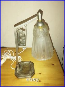 Lampe de bureau Art Déco en bronze nickelé vide poche, verre pressé