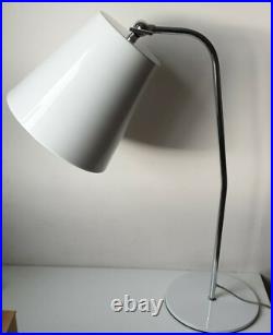 Lampe de table avec grand reflecteur potence rotule métal blanc luminaire light