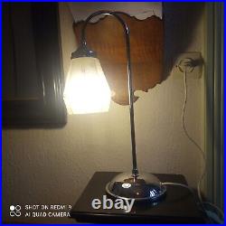 Lampe de table en acier chromé de style Art déco
