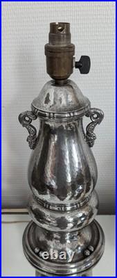 Lampe de table en étain martelé des années 1920 par GEROTIN Danemark 36 cm