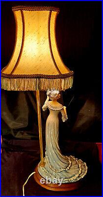 Lampe de table figurine femme Art déco en porcelaine, veilleuse/lampe