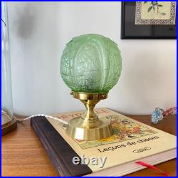 Lampe de table globe verre art déco ancien moulé vert pied en laiton LAMP-7685