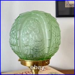 Lampe de table globe verre art déco ancien moulé vert pied en laiton LAMP-7685