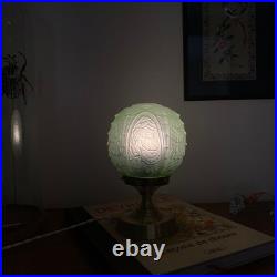 Lampe de table globe verre art déco ancien moulé vert pied en laiton LAMP-7685