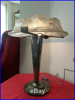 Lampe de table verre moulé signée Verdun pied bronze époque Muller-Schneider